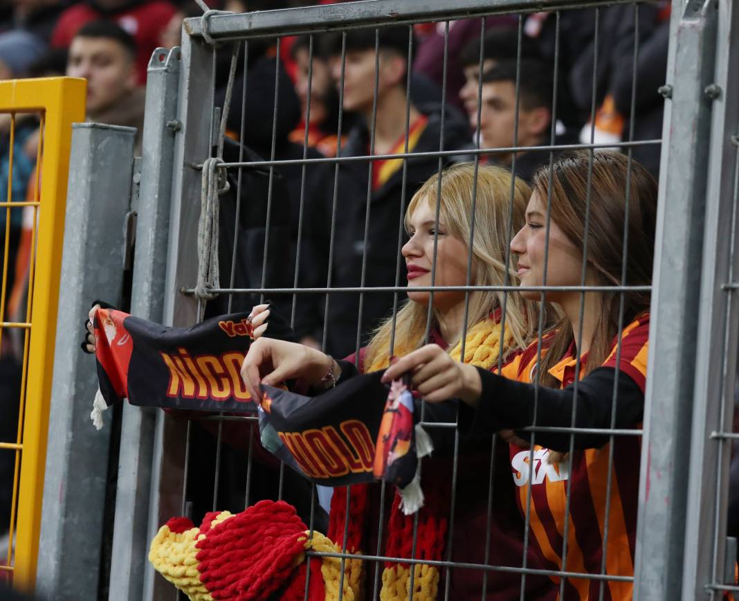 Galatasaray yenilgiyi unuttu. RAMS Park'tan tarihi anlar 11