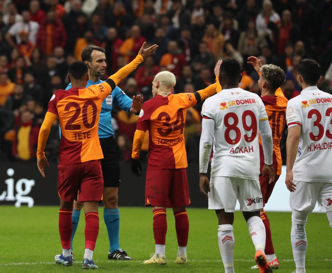 Galatasaray yenilgiyi unuttu. RAMS Park'tan tarihi anlar 10