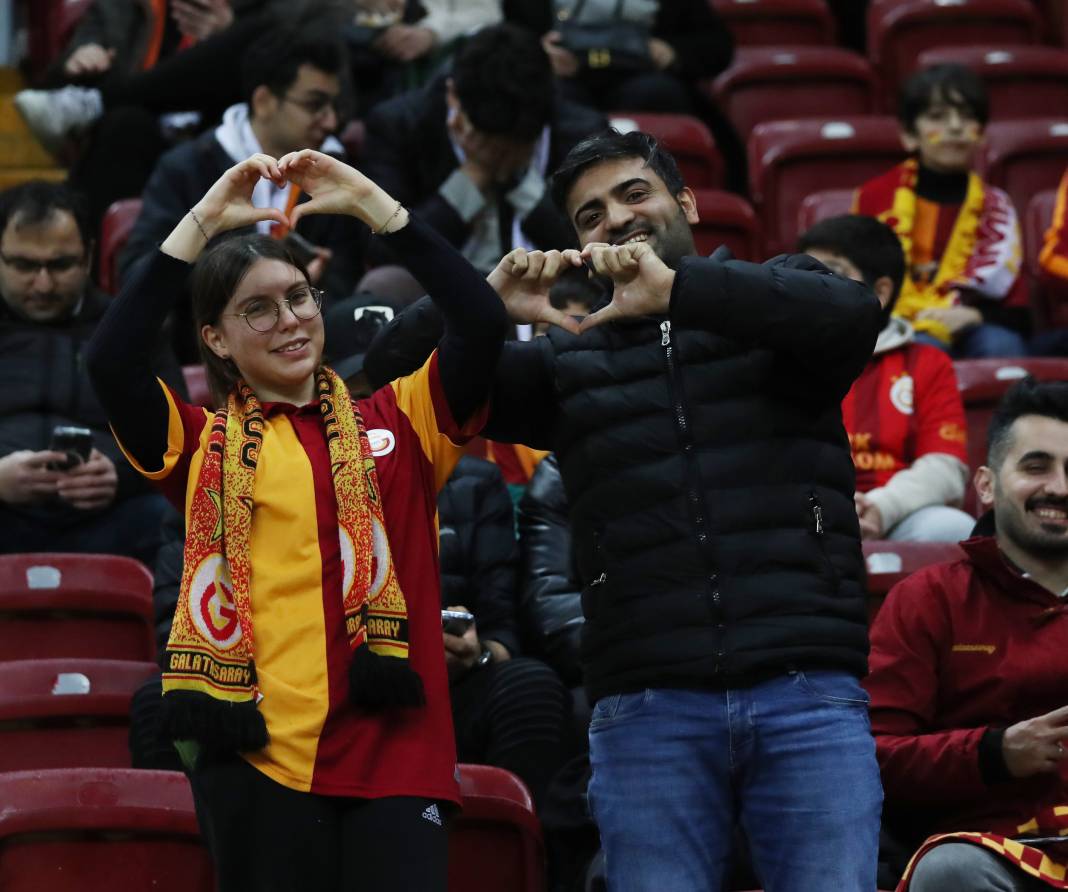 Çocuklar Icardi selamını çaktı. Galatasaray sahada şov yaptı 21