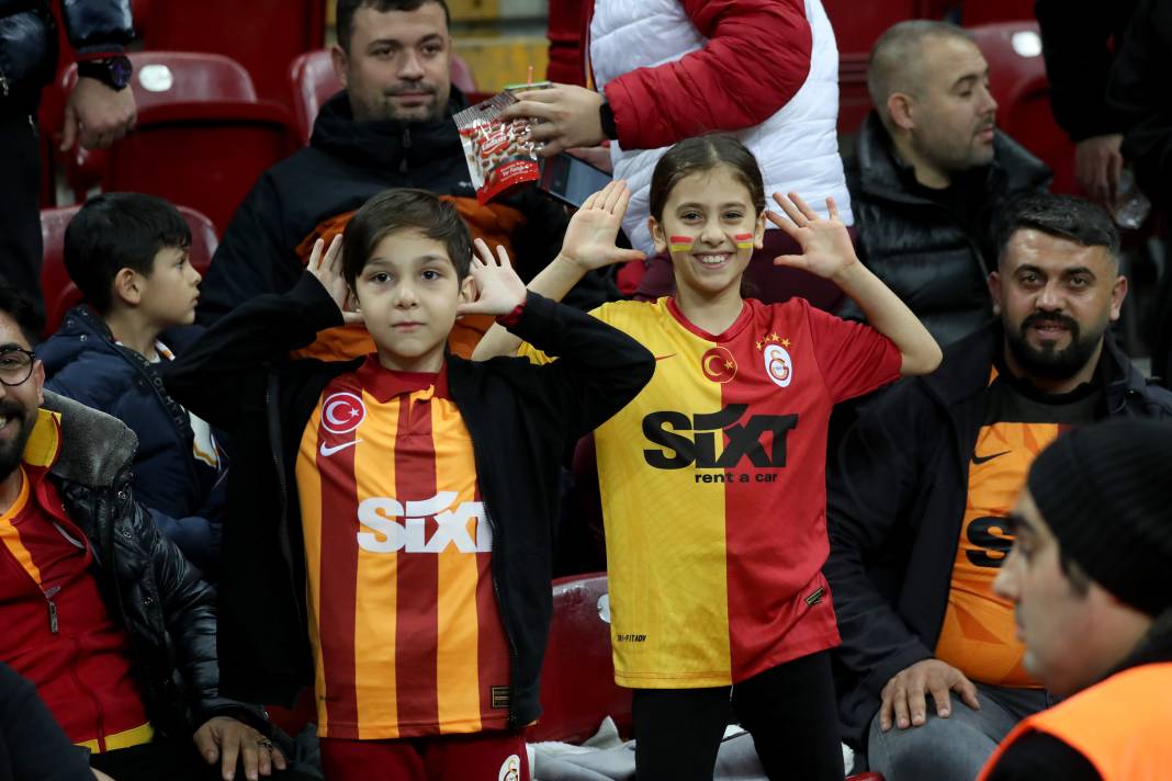 Çocuklar Icardi selamını çaktı. Galatasaray sahada şov yaptı 16