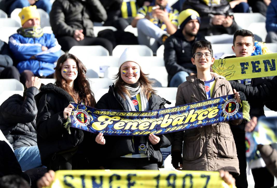 Cengiz Ünder'in üst düzey performansı taraftarını sevindirdi. 5-1'lik İstanbulspor Fenerbahçe maçının tüm fotoğrafları 8