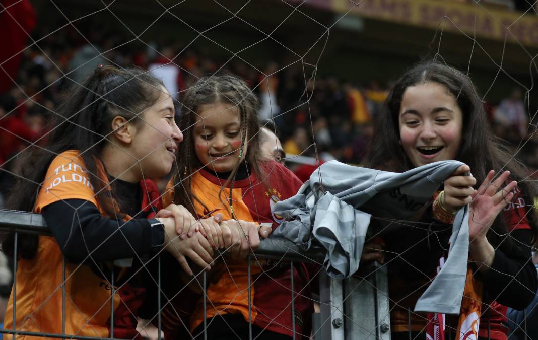 Çocuklar Icardi selamını çaktı. Galatasaray sahada şov yaptı 28
