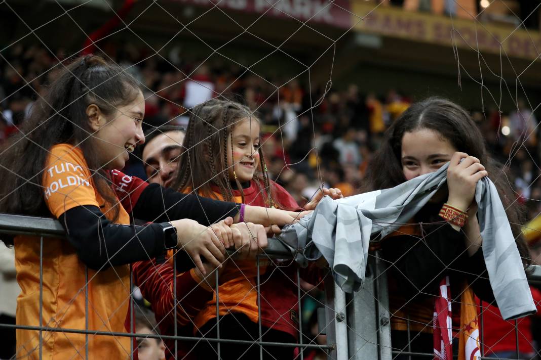 Çocuklar Icardi selamını çaktı. Galatasaray sahada şov yaptı 31