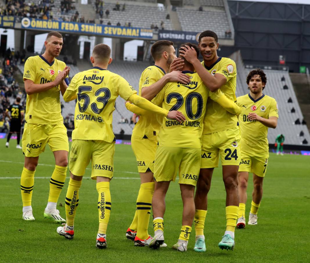 Cengiz Ünder'in üst düzey performansı taraftarını sevindirdi. 5-1'lik İstanbulspor Fenerbahçe maçının tüm fotoğrafları 42