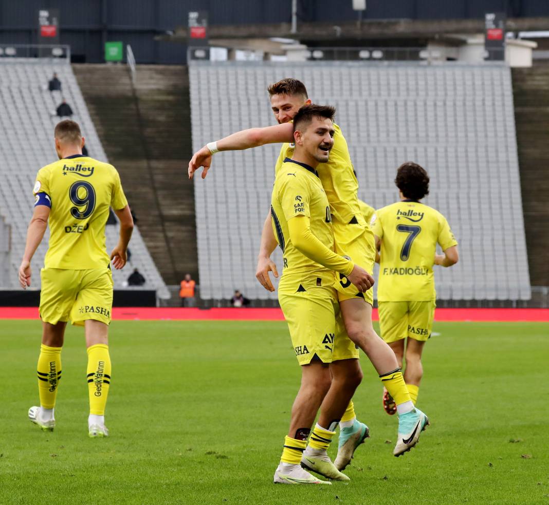 Cengiz Ünder'in üst düzey performansı taraftarını sevindirdi. 5-1'lik İstanbulspor Fenerbahçe maçının tüm fotoğrafları 40