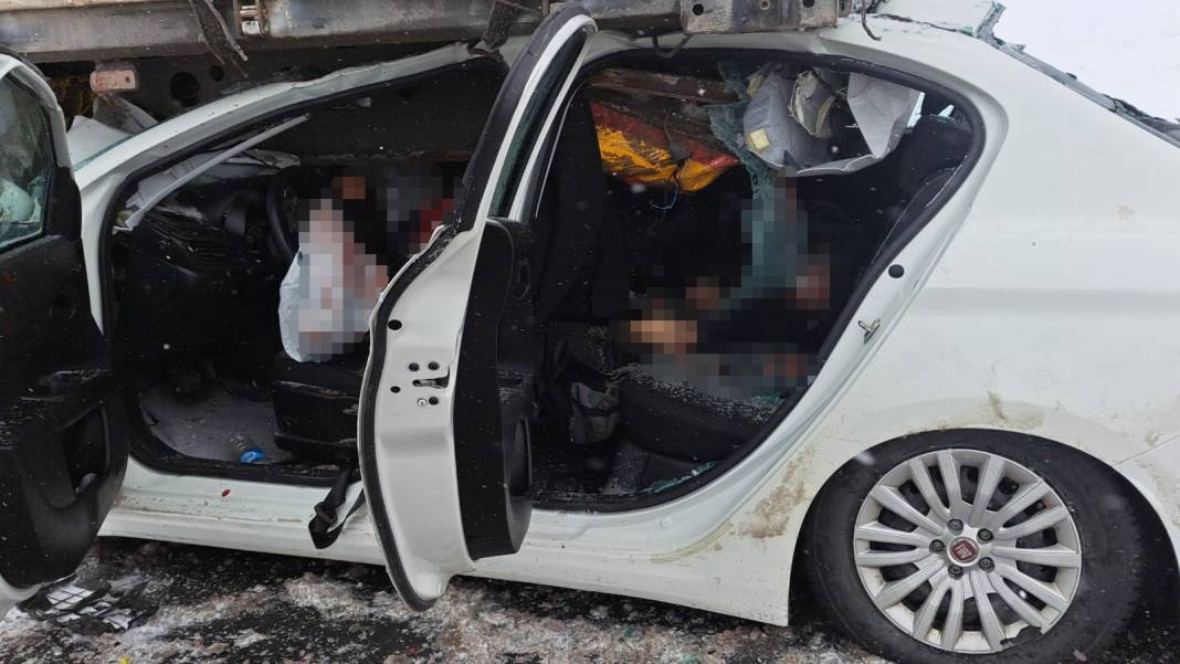 Bitlis'te tır kazası. 2 ölü 1