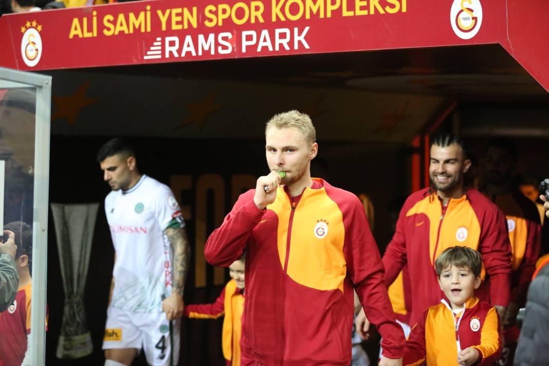 Galatasaray Konyaspor karşısında 3 golle güldü. Yarıştan kopmadı. Maçtan renkli görüntüler 40
