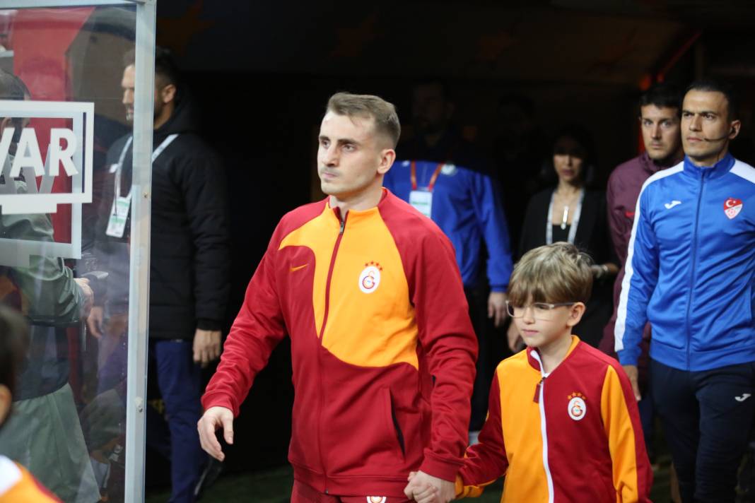 Galatasaray Konyaspor karşısında 3 golle güldü. Yarıştan kopmadı. Maçtan renkli görüntüler 33