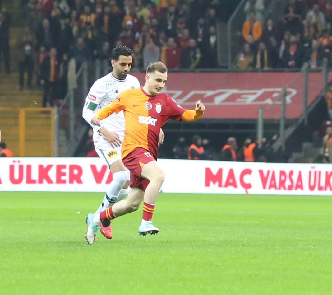 Galatasaray Konyaspor karşısında 3 golle güldü. Yarıştan kopmadı. Maçtan renkli görüntüler 27
