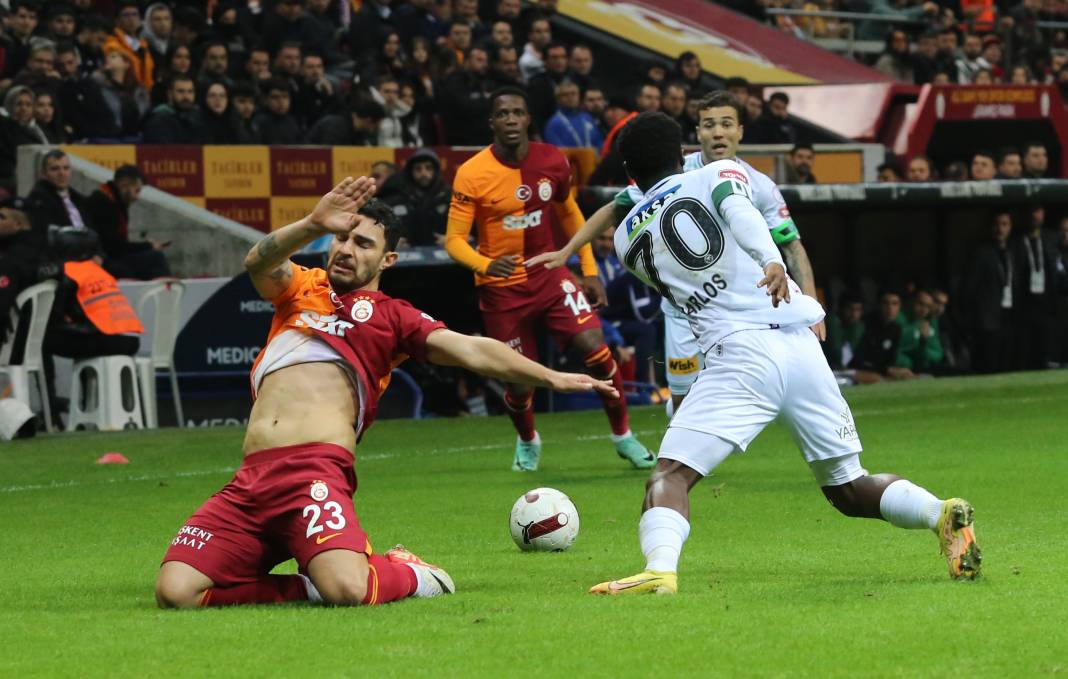 Galatasaray Konyaspor karşısında 3 golle güldü. Yarıştan kopmadı. Maçtan renkli görüntüler 20