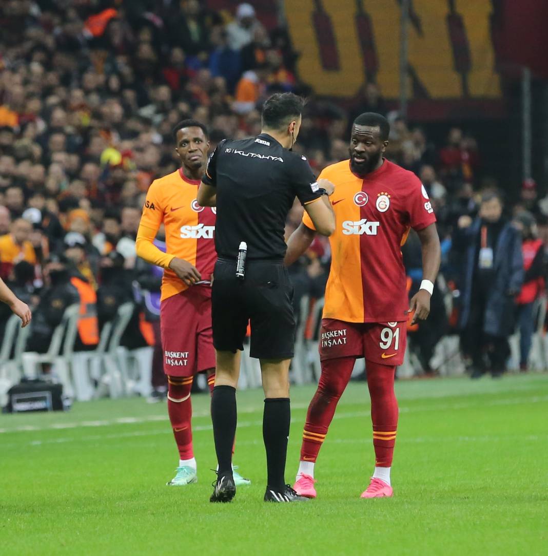Galatasaray Konyaspor karşısında 3 golle güldü. Yarıştan kopmadı. Maçtan renkli görüntüler 18