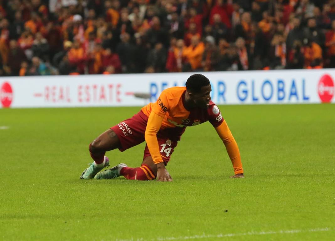 Galatasaray Konyaspor karşısında 3 golle güldü. Yarıştan kopmadı. Maçtan renkli görüntüler 15