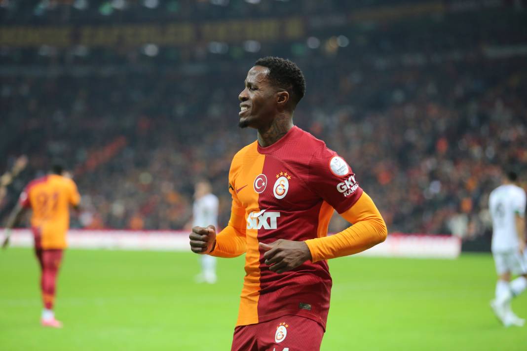 Galatasaray Konyaspor karşısında 3 golle güldü. Yarıştan kopmadı. Maçtan renkli görüntüler 7