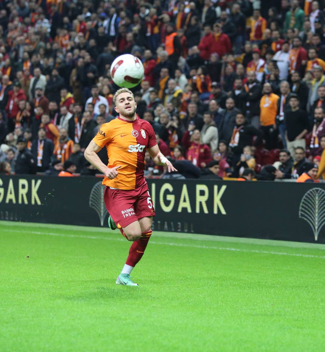 Galatasaray Konyaspor karşısında 3 golle güldü. Yarıştan kopmadı. Maçtan renkli görüntüler 8