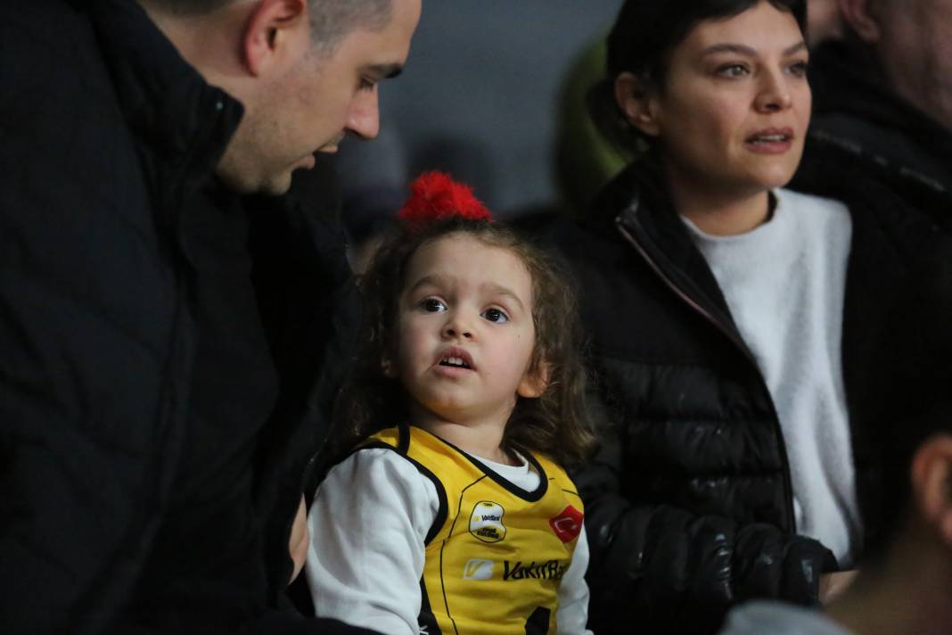 Zehra Güneş'in şov yaptığı maçta Vakıfbank Beşiktaş karşısında kazandı. Maçın tüm fotoğrafları 2