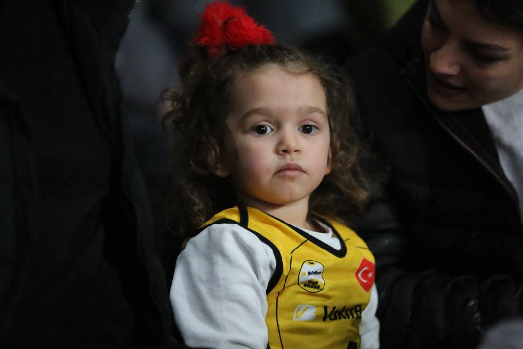 Zehra Güneş'in şov yaptığı maçta Vakıfbank Beşiktaş karşısında kazandı. Maçın tüm fotoğrafları 1