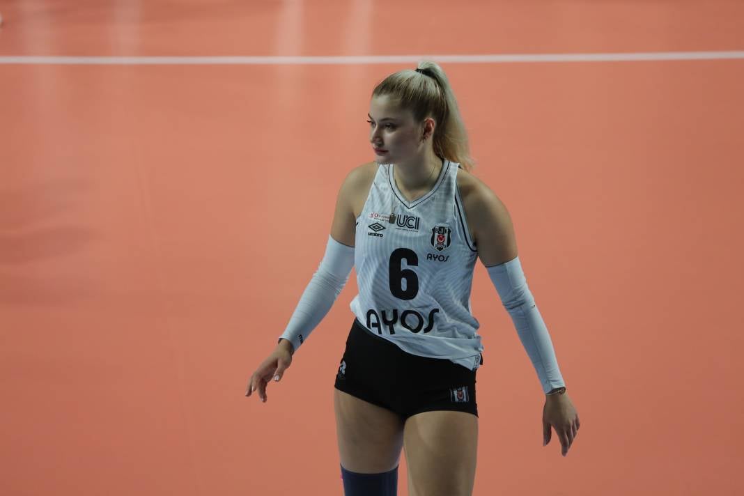 Zehra Güneş'in şov yaptığı maçta Vakıfbank Beşiktaş karşısında kazandı. Maçın tüm fotoğrafları 108