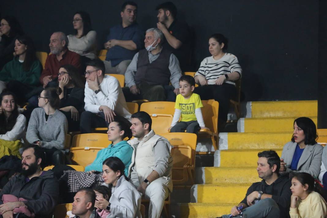 Zehra Güneş'in şov yaptığı maçta Vakıfbank Beşiktaş karşısında kazandı. Maçın tüm fotoğrafları 85