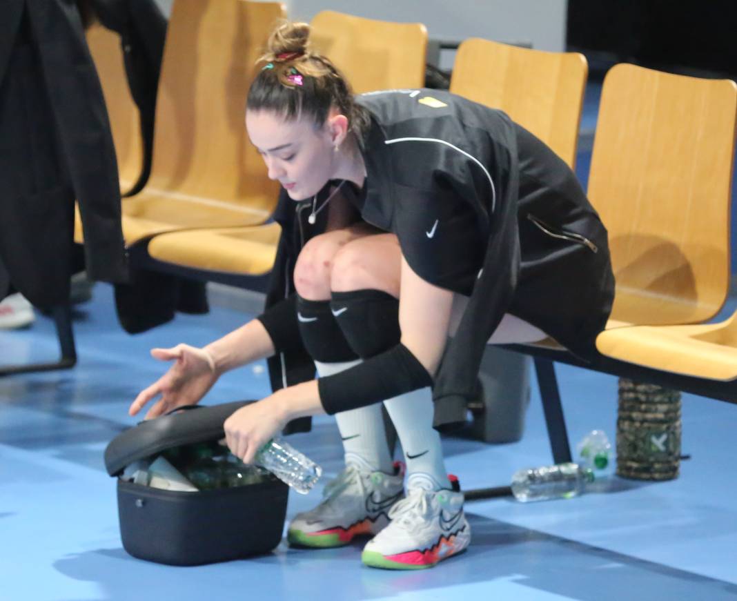 Zehra Güneş'in şov yaptığı maçta Vakıfbank Beşiktaş karşısında kazandı. Maçın tüm fotoğrafları 88