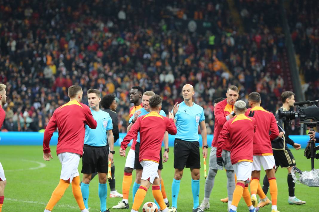Muslera devleşti Icardi fişi çekti. Galatasaray taraftarı öldü öldü dirildi 114