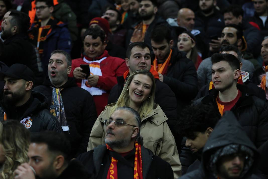 Muslera devleşti Icardi fişi çekti. Galatasaray taraftarı öldü öldü dirildi 28