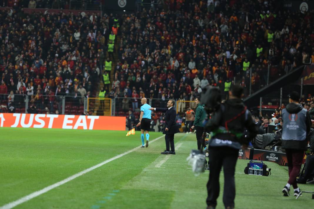 Muslera devleşti Icardi fişi çekti. Galatasaray taraftarı öldü öldü dirildi 81