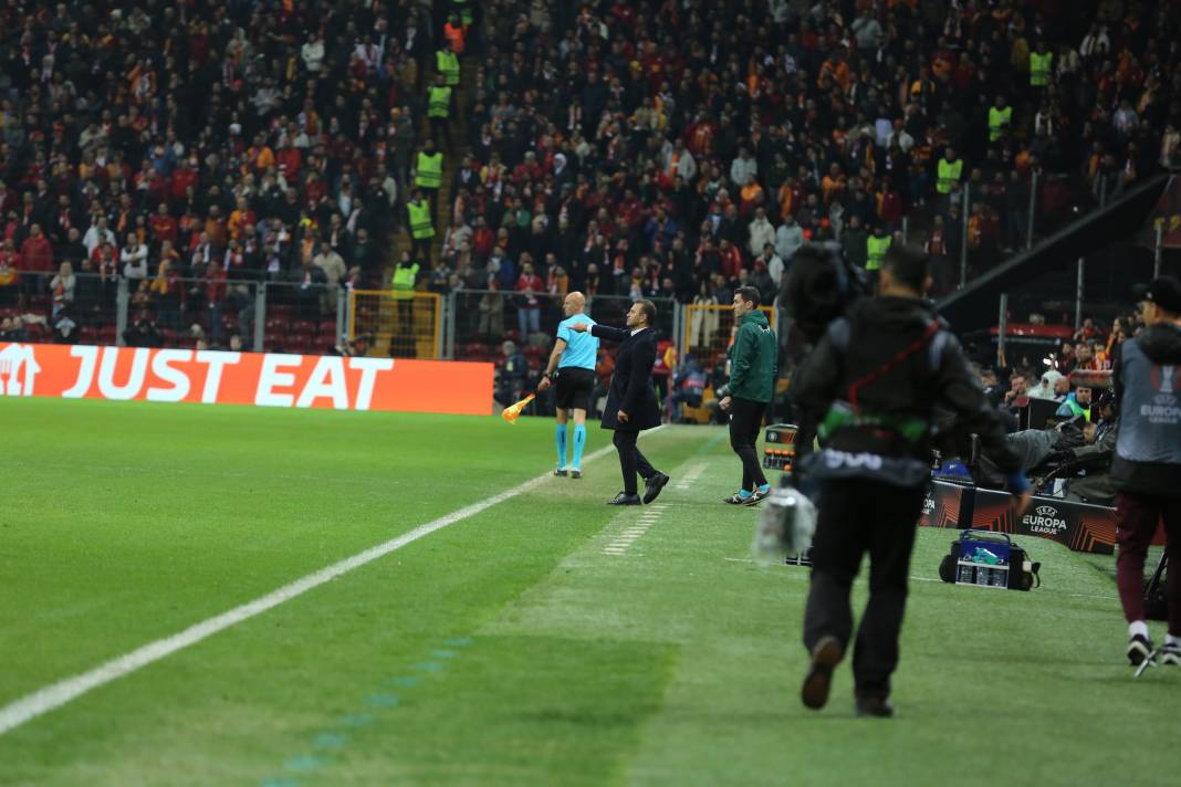 Muslera devleşti Icardi fişi çekti. Galatasaray taraftarı öldü öldü dirildi 79