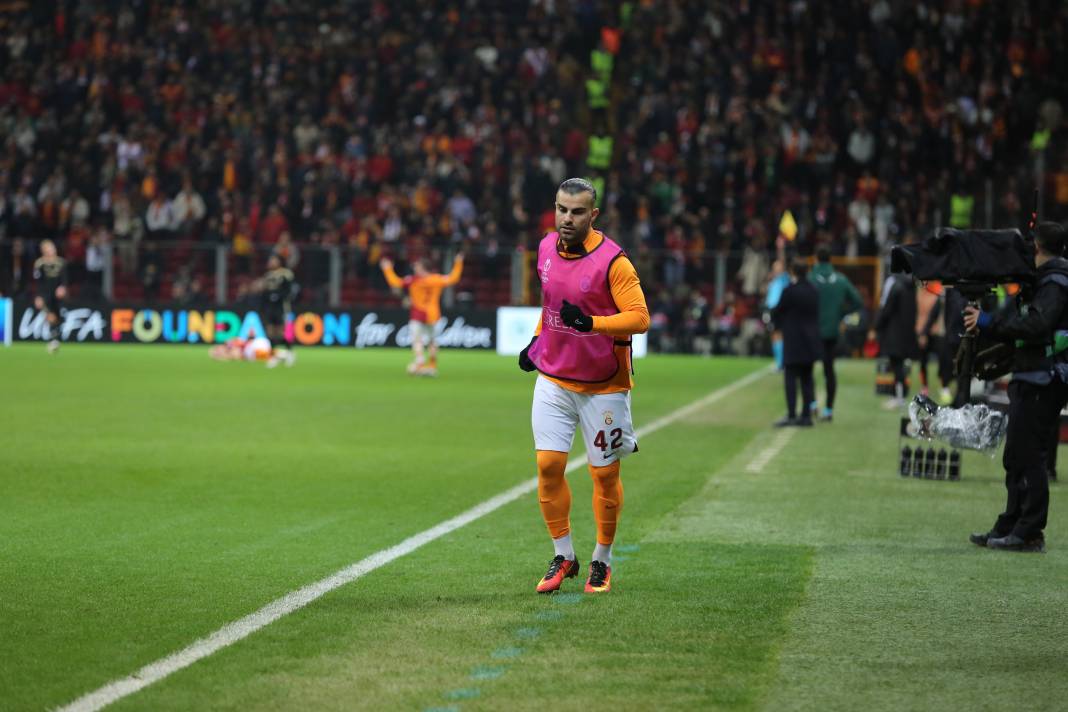 Muslera devleşti Icardi fişi çekti. Galatasaray taraftarı öldü öldü dirildi 42