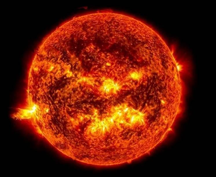 Güneşte büyük patlama. Hızla Dünya'ya doğru geliyor. NASA neler olacağını açıkladı 4