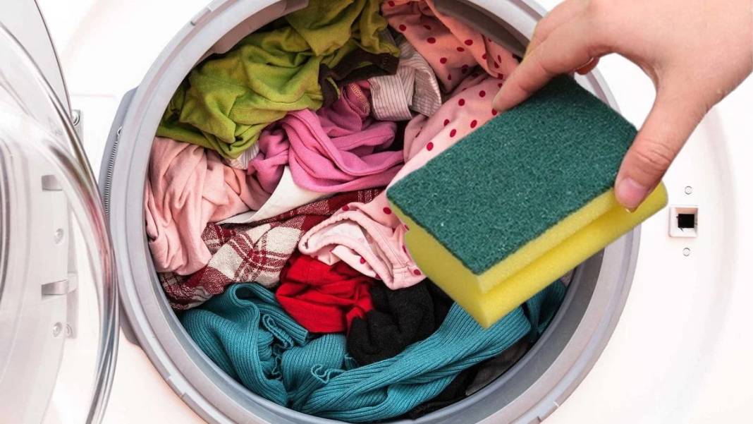 Çamaşır makinesine bulaşık süngeri atarsanız o sorunu çözersiniz 1