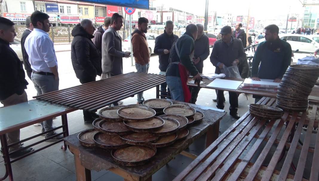 Kokusu mest ediyor kilosu 130 TL'den satılıyor. Osmanlı'dan günümüze gelen eşsiz lezzet 1