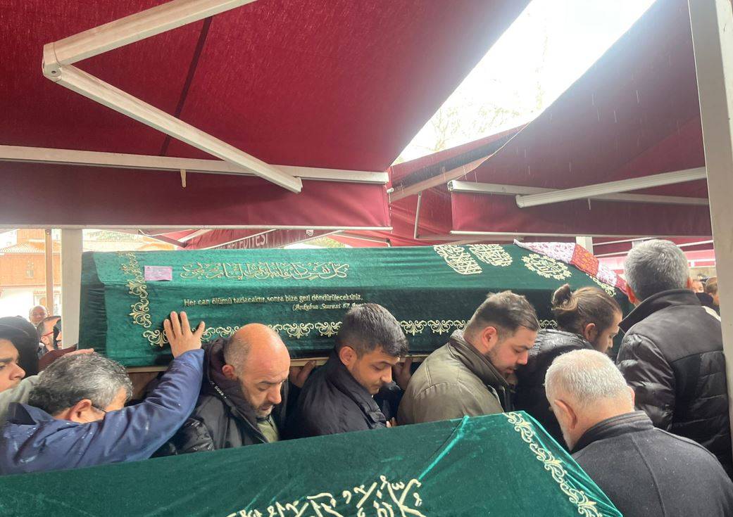 Bakırköy'deki korkunç kazada can veren 4 kişiye son veda! Davutoğlu da törendeydi 10