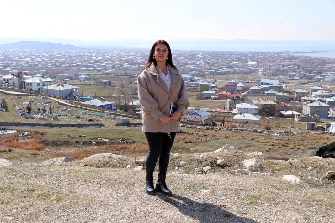 Mahallenin ilk kadın muhtar adayı 22 erkek adaya karşı yarışacak 15