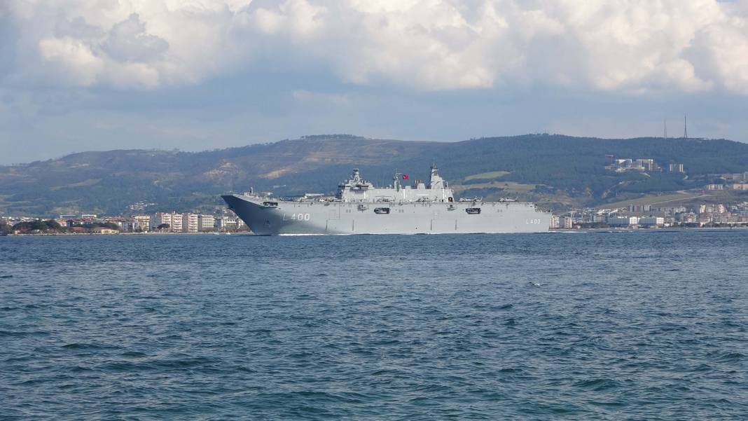 TCG Anadolu Çanakkale Boğazı'nda 6