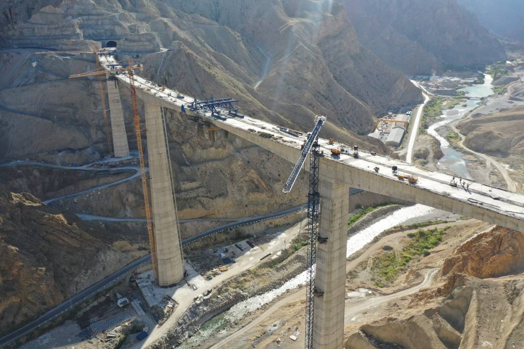 Viyadük tamamlandı iki yaka birleşti. 20 gün sonra açılıyor 9