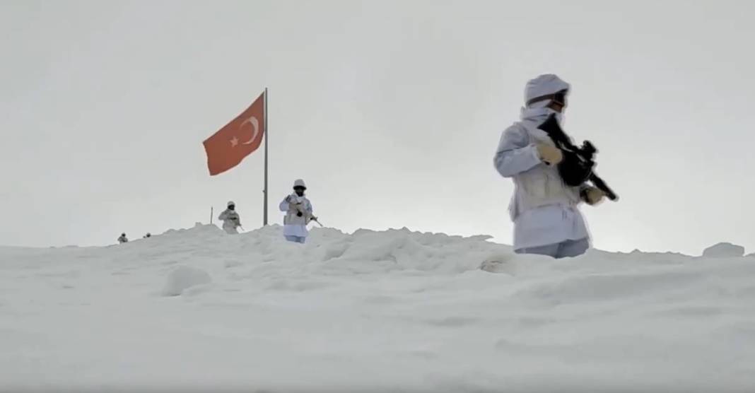 Mehmetçik'in hem karla hem de terörle mücadelesi. MSB klip yayınladı 4