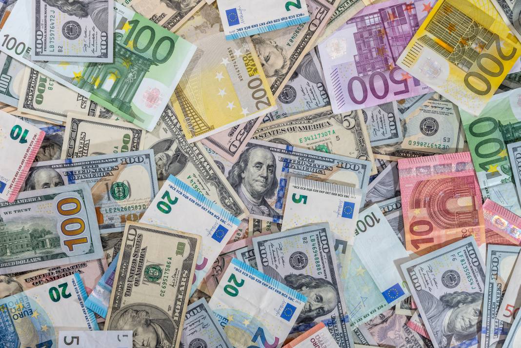 Dolar ve Euro'da görülmemiş rakam. Dikkat çeken Kapalıçarşı uyarısı 1