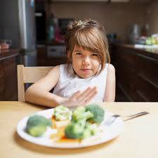 Çocukların neden yemek seçtiği ortaya çıktı. Sıklıkla 5-6 yaşlarında görülüyor 4