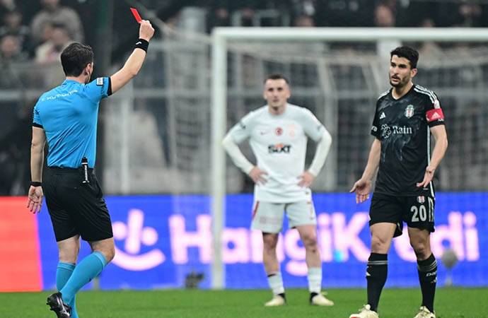 Kırmızı kart çok konuşulmuştu. Beşiktaş Galatasaray derbisinin VAR kayıtları açıklandı 11