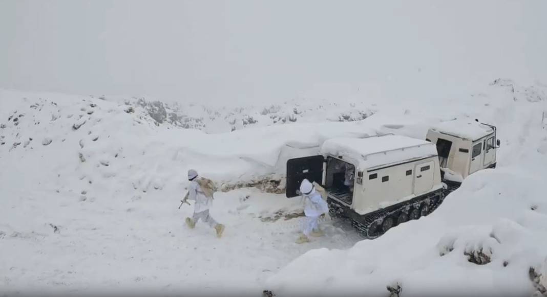 Mehmetçik'in hem karla hem de terörle mücadelesi. MSB klip yayınladı 5