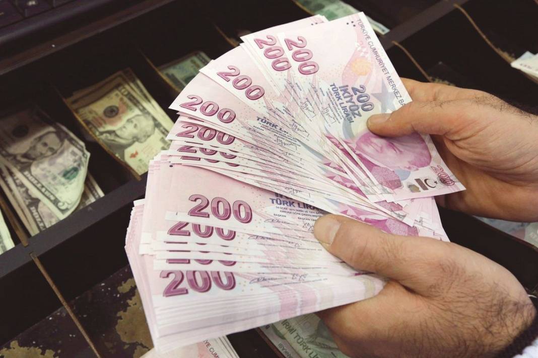 Bankada parası olana kritik uyarı yapıldı.  Mevduat faizi müthiş oldu 9