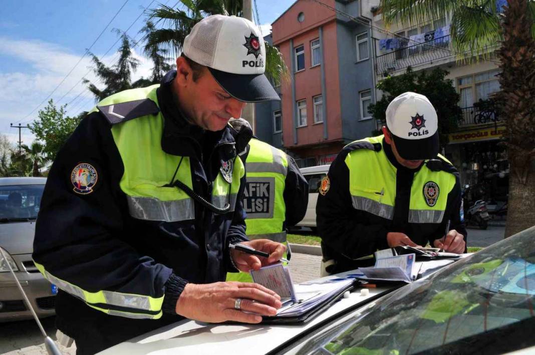 Yaptırmayan yanacak cezası 12 Bin TL. B sınıfı ehliyeti olanlar dikkat 3