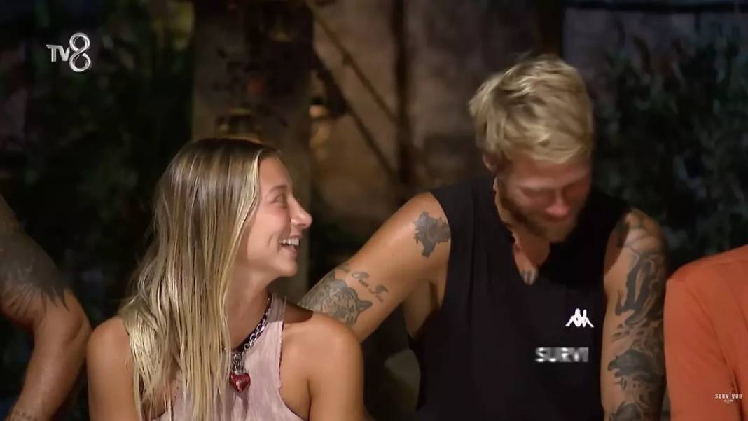 Survivor Emre eşinden boşanıyor mu? 'Aleyna'dan uzak dur' demişti. İlk açıklama geldi 8