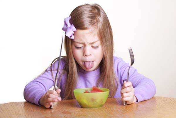 Çocukların neden yemek seçtiği ortaya çıktı. Sıklıkla 5-6 yaşlarında görülüyor 2