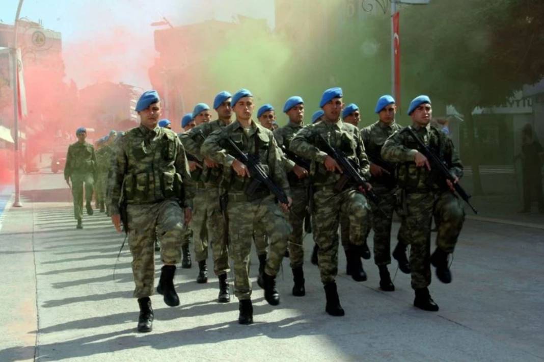 Askerlerin taktığı berelerin rengi ne anlam taşır? Mavi, Bordo, Siyah berelerin müthiş anlamı 1