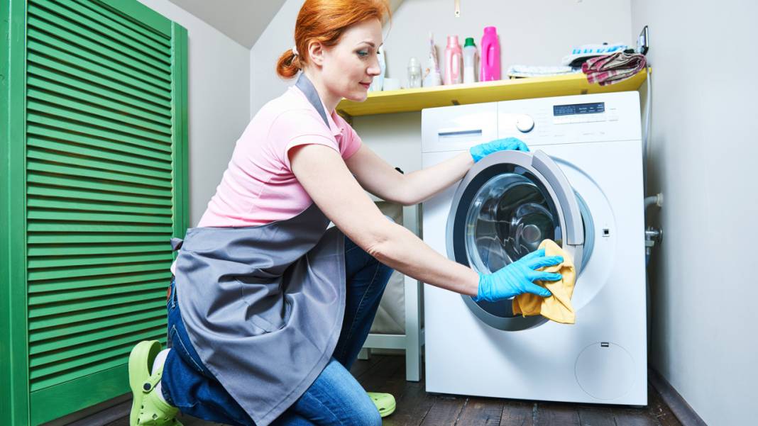 Çamaşır makinesine bulaşık süngeri atarsanız o sorunu çözersiniz 4