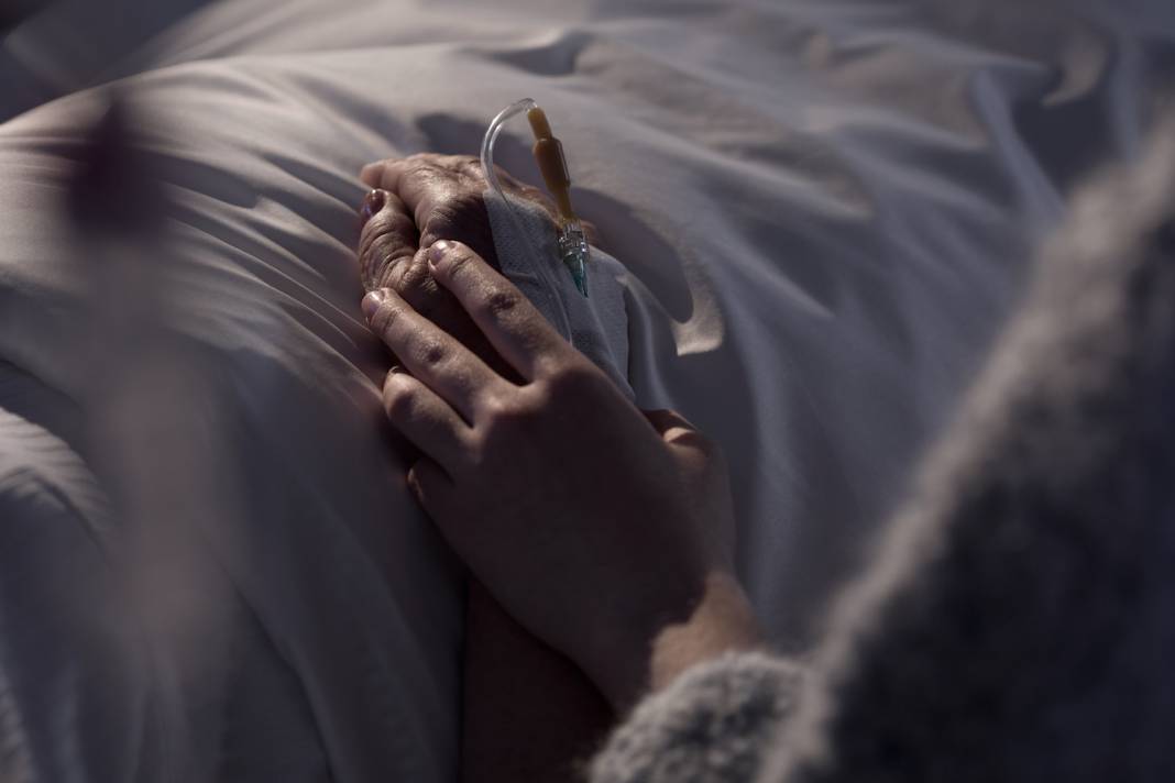 Ölüm döşeğindeki hastalarda en sık görülen 5 pişmanlık ‘Bakım hemşiresi açıkladı’ 3