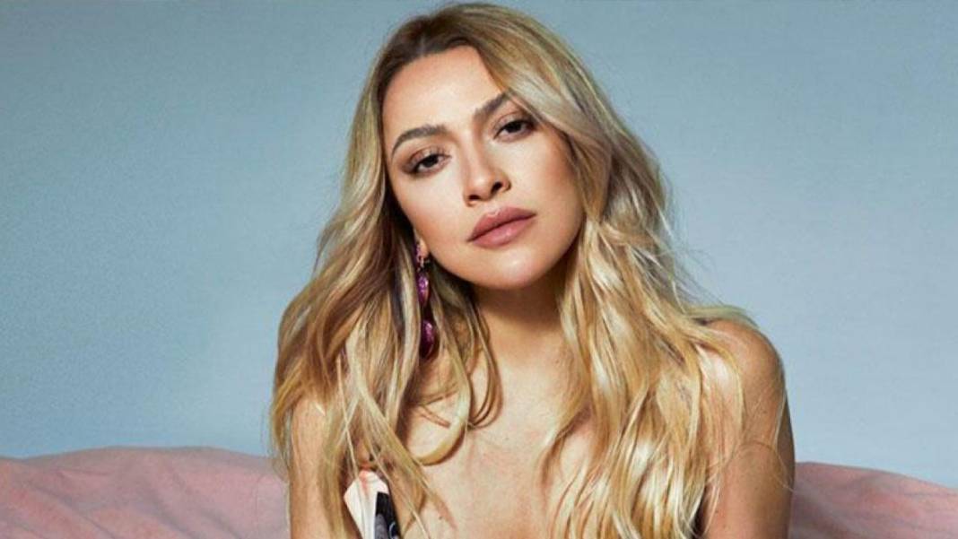 18 yaşında yarışmacıydı. Hadise, o yarışmanın jüri üyesi oldu 11