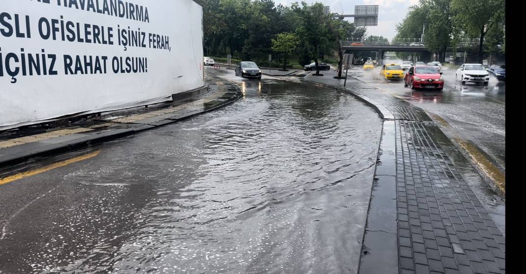 Ankara'yı dolu vurdu. Başkent beyaza büründü yollar göle döndü 14