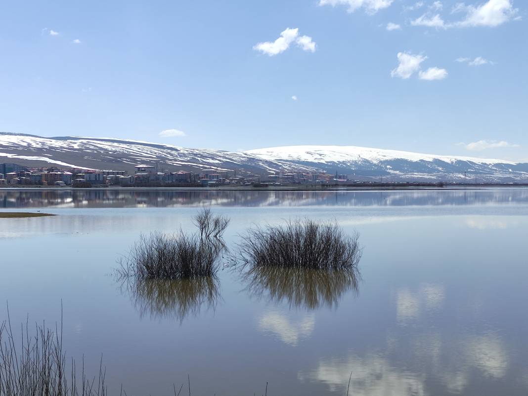 Rekor kar yağdı. Nehir taştı. Ova göle döndü 2